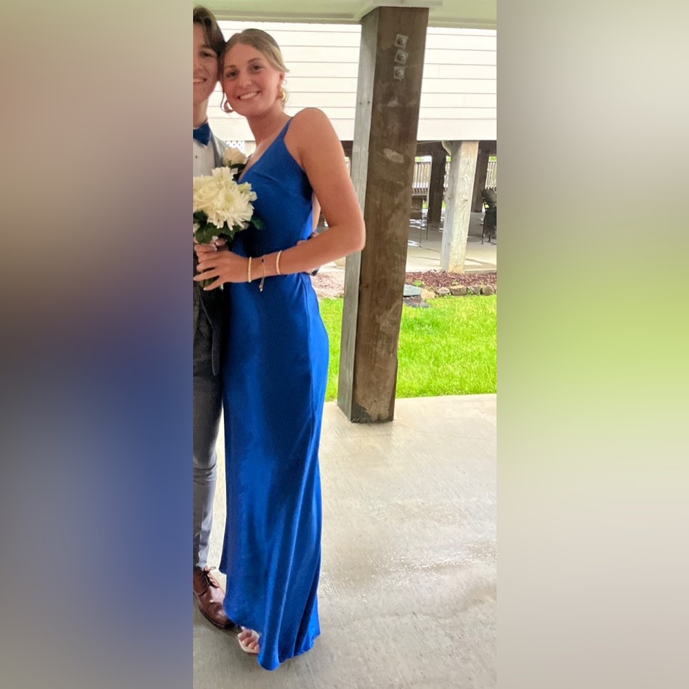 Beautiful prom dress!!